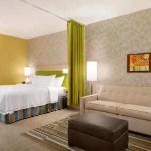 مجموعات أثاث فندق Home2 Suites By Hilton التي يمكن الوصول إليها