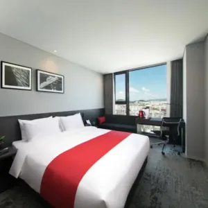 Aiden Hotel Muebles de hotel comerciales de madera Juego de dormitorio King Muebles Cabecero moderno Muebles de dormitorio de hotel