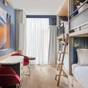 Conjuntos de habitaciones de lujo con muebles de dormitorio con estilo de hotel Motto By Hilton