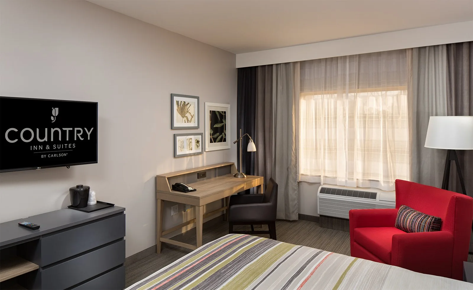 Room105desk