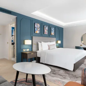 Curio Collection By Hilton Hotel Móveis para quartos de hóspedes Móveis contemporâneos para hotéis