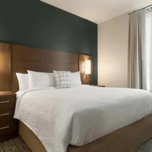 Комплект мебели для комнаты Residence Inn by Marriott, выполненный на заказ, современный деревянный роскошный спальный гарнитур