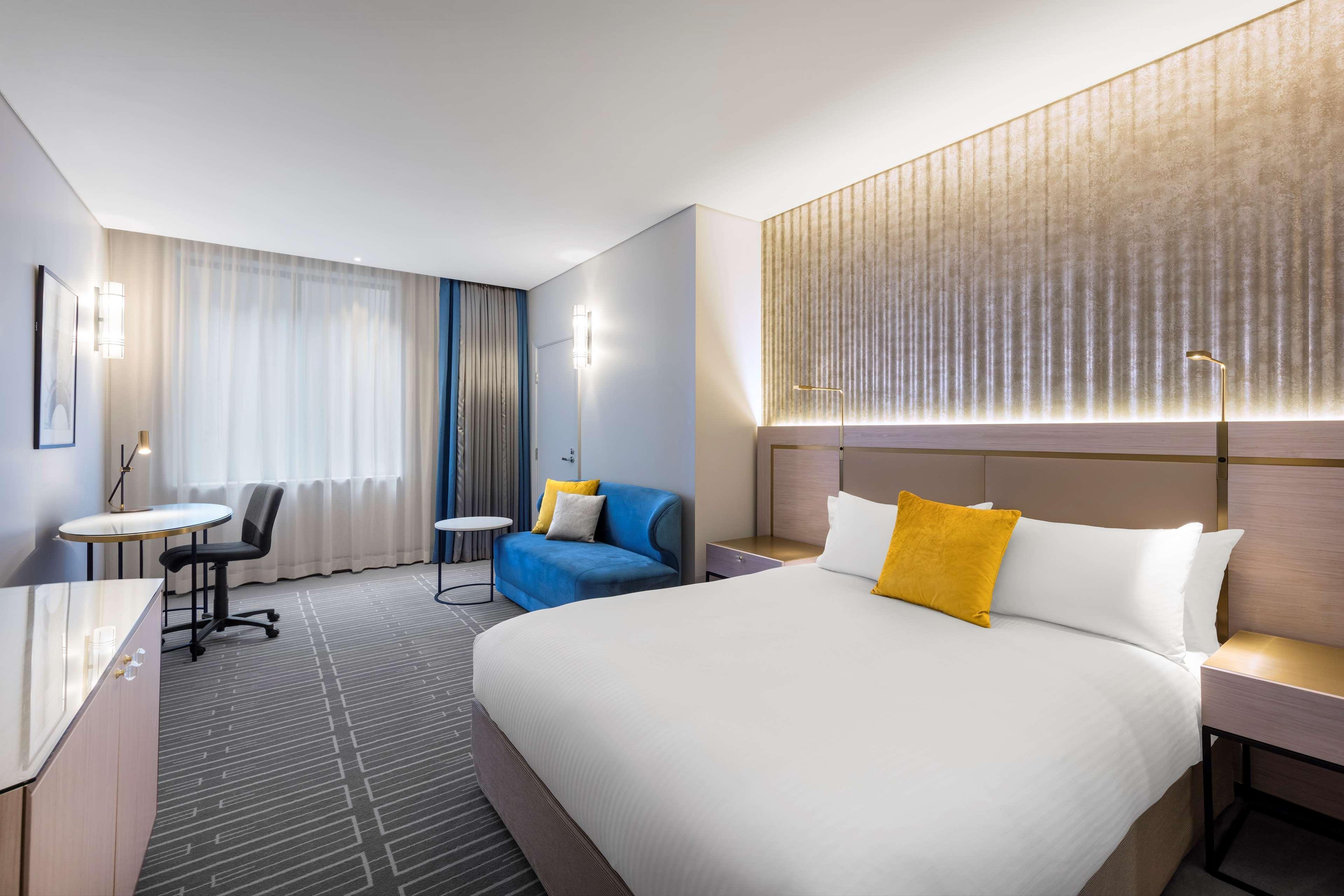 Key Features of Radisson Rewards Hotel Furniture