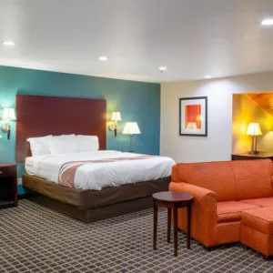 quality inn choice hotel bedroom set