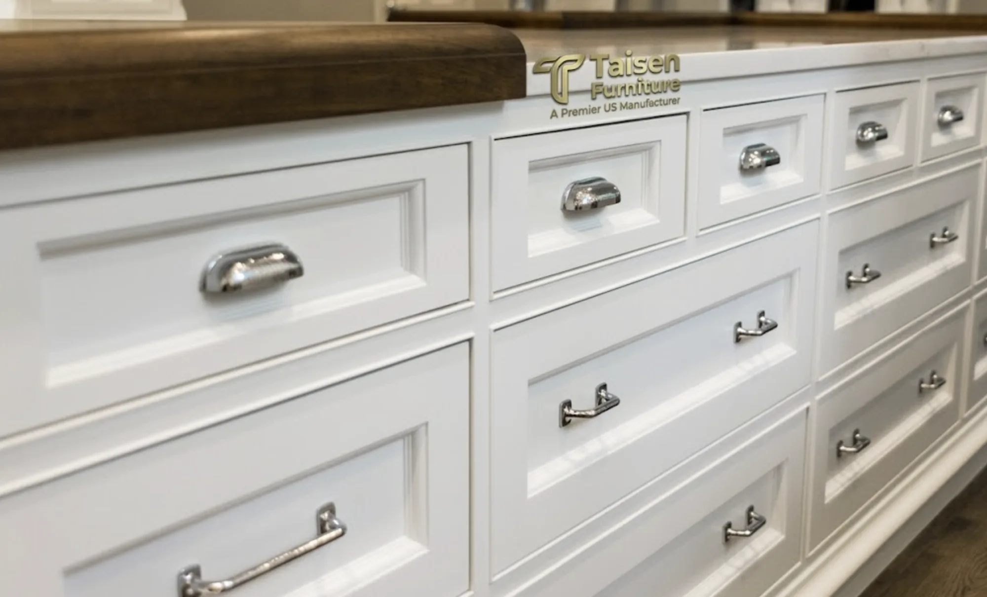 Taisen Hotel Cabinets